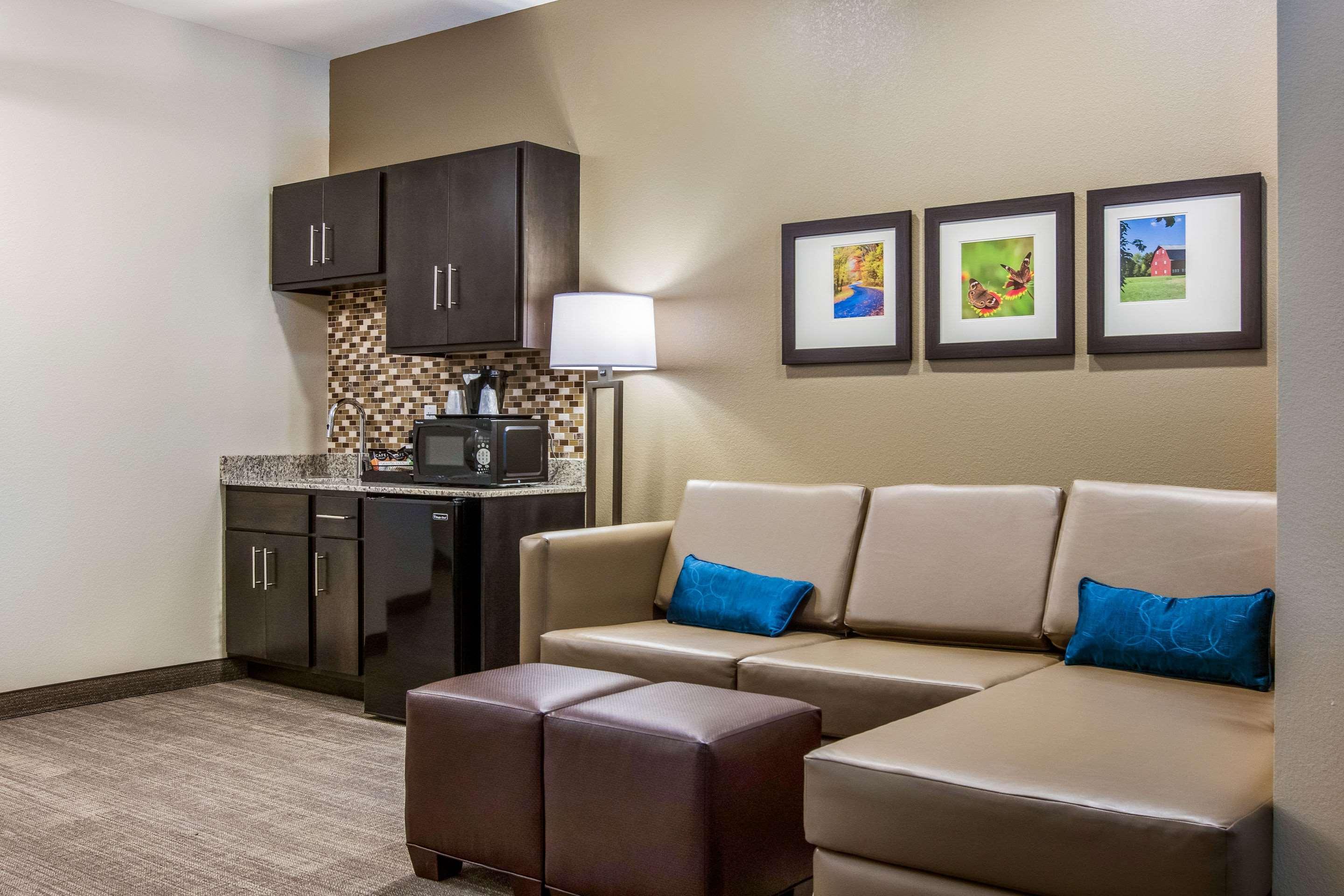 Comfort Suites Wooster Near University Campus Exteriör bild