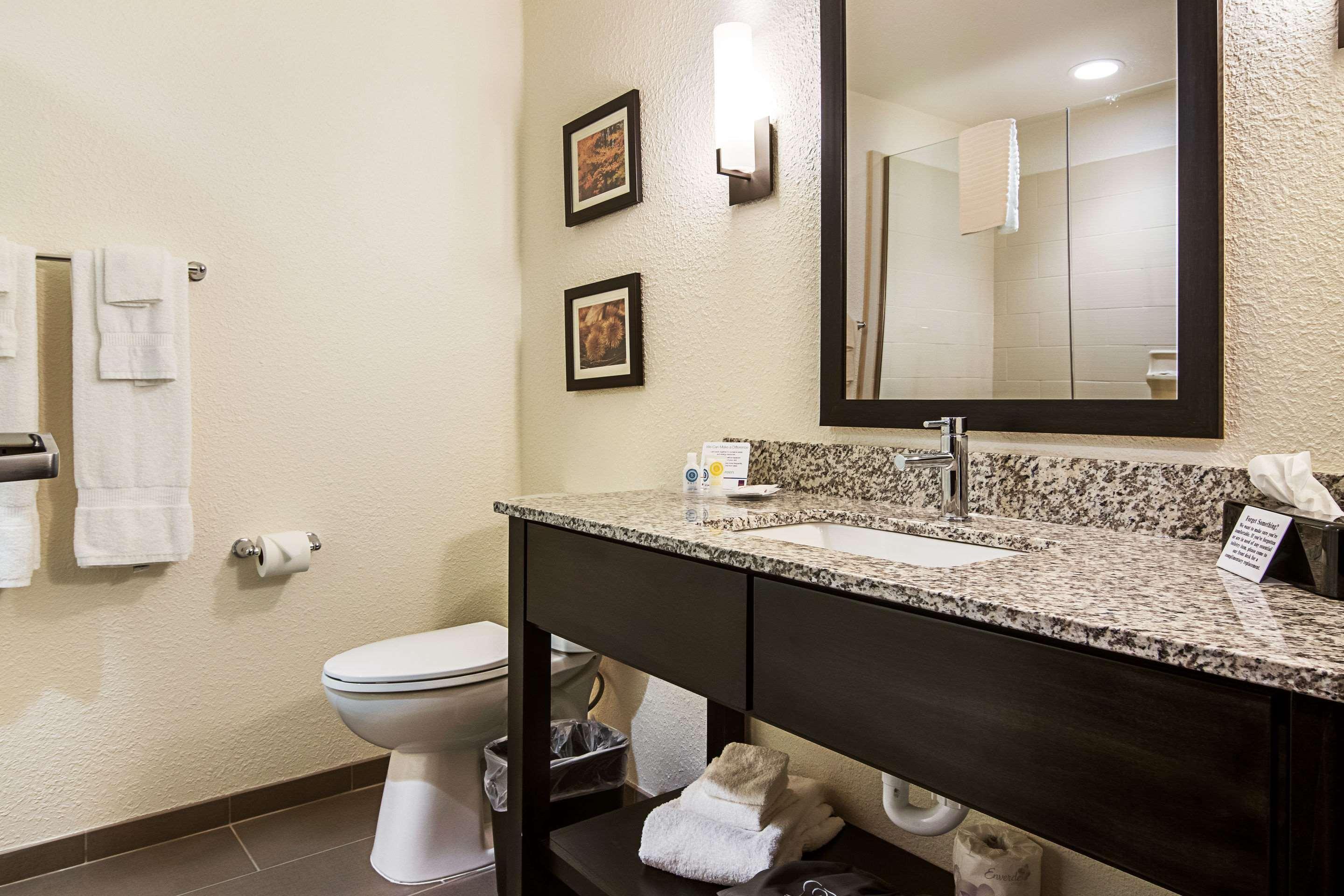 Comfort Suites Wooster Near University Campus Exteriör bild