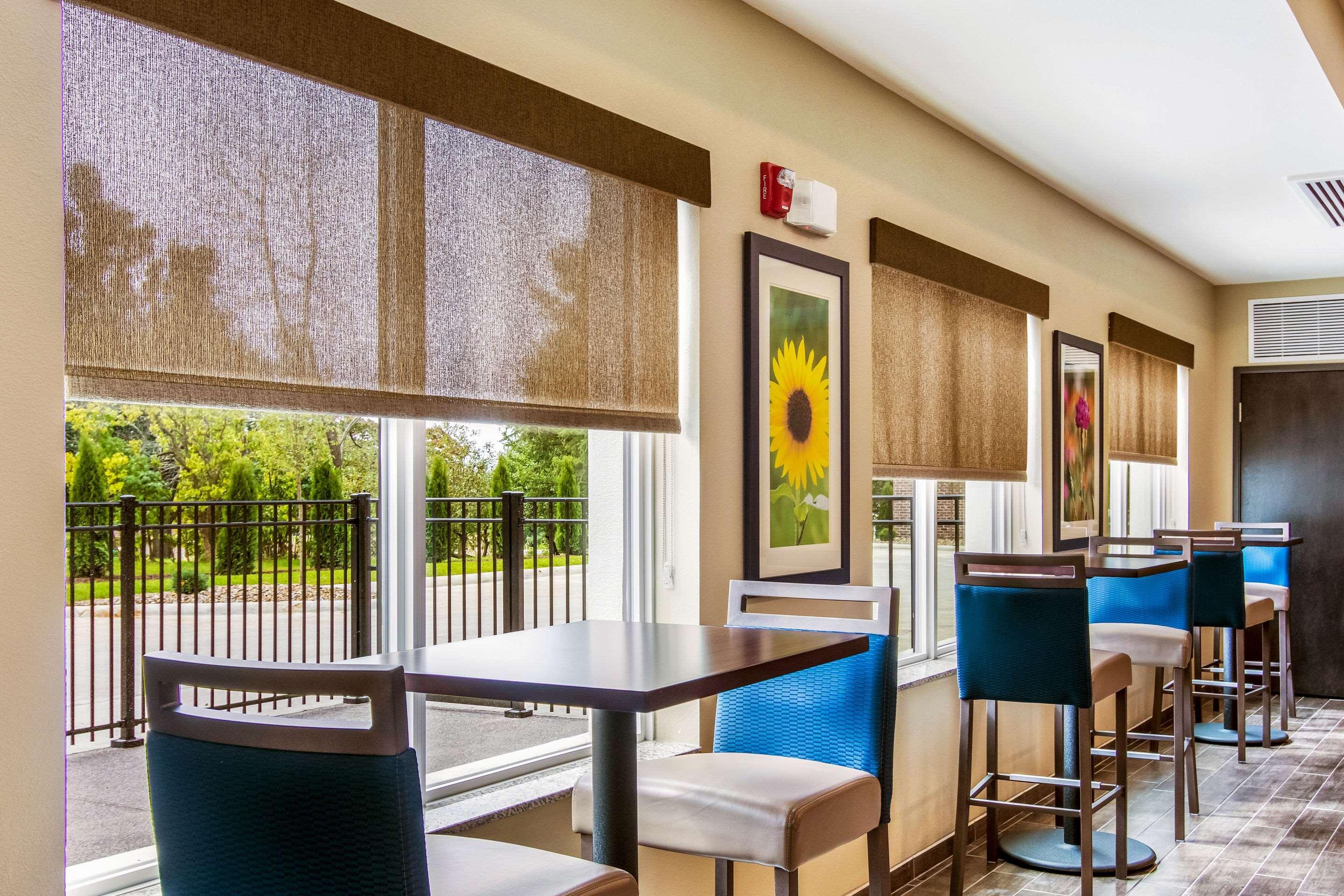 Comfort Suites Wooster Near University Campus Exteriör bild