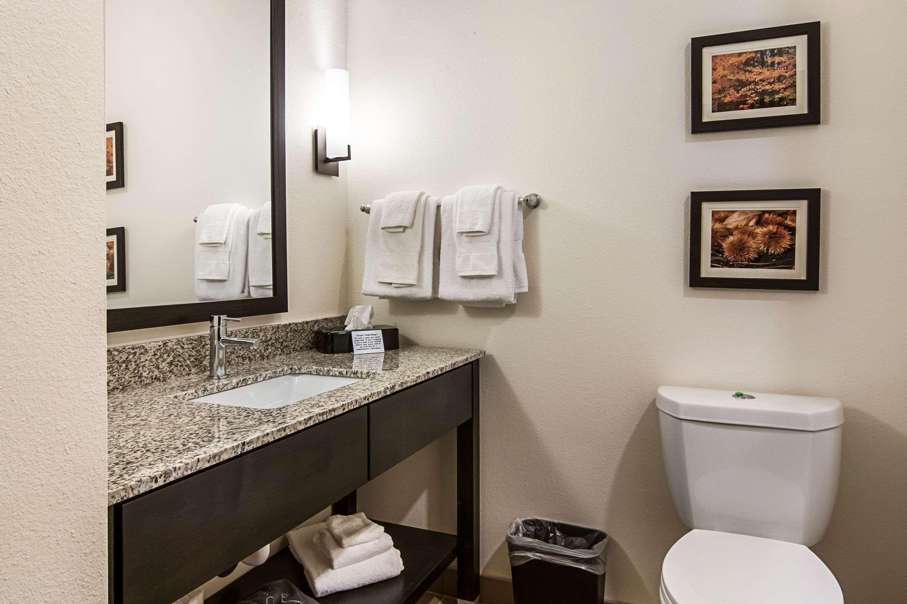 Comfort Suites Wooster Near University Campus Exteriör bild